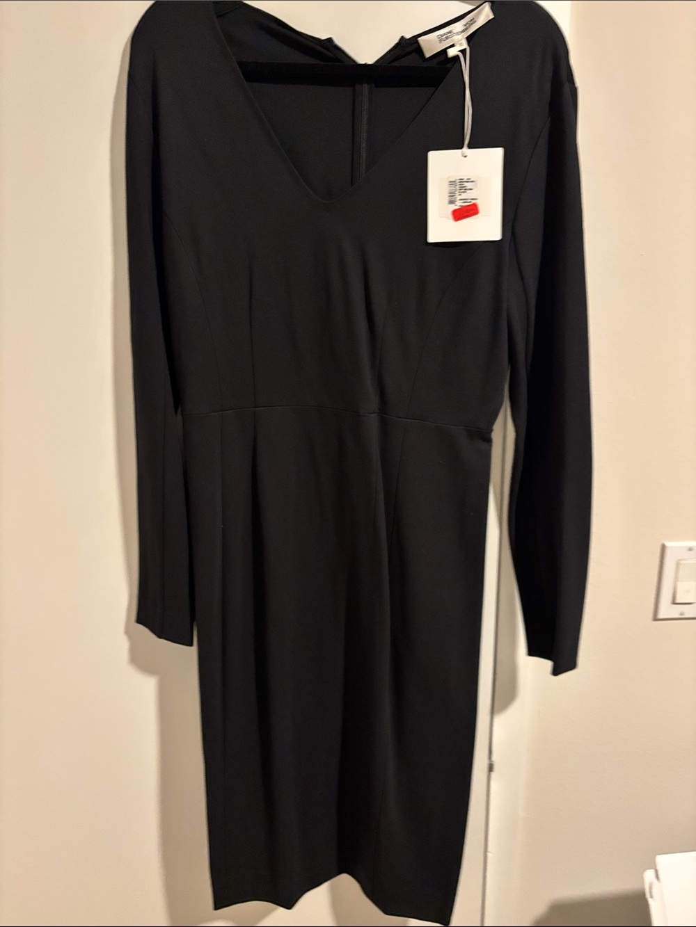 Diane Von Furstenberg Black Long-Sleeve V-Neck Sheath Dress